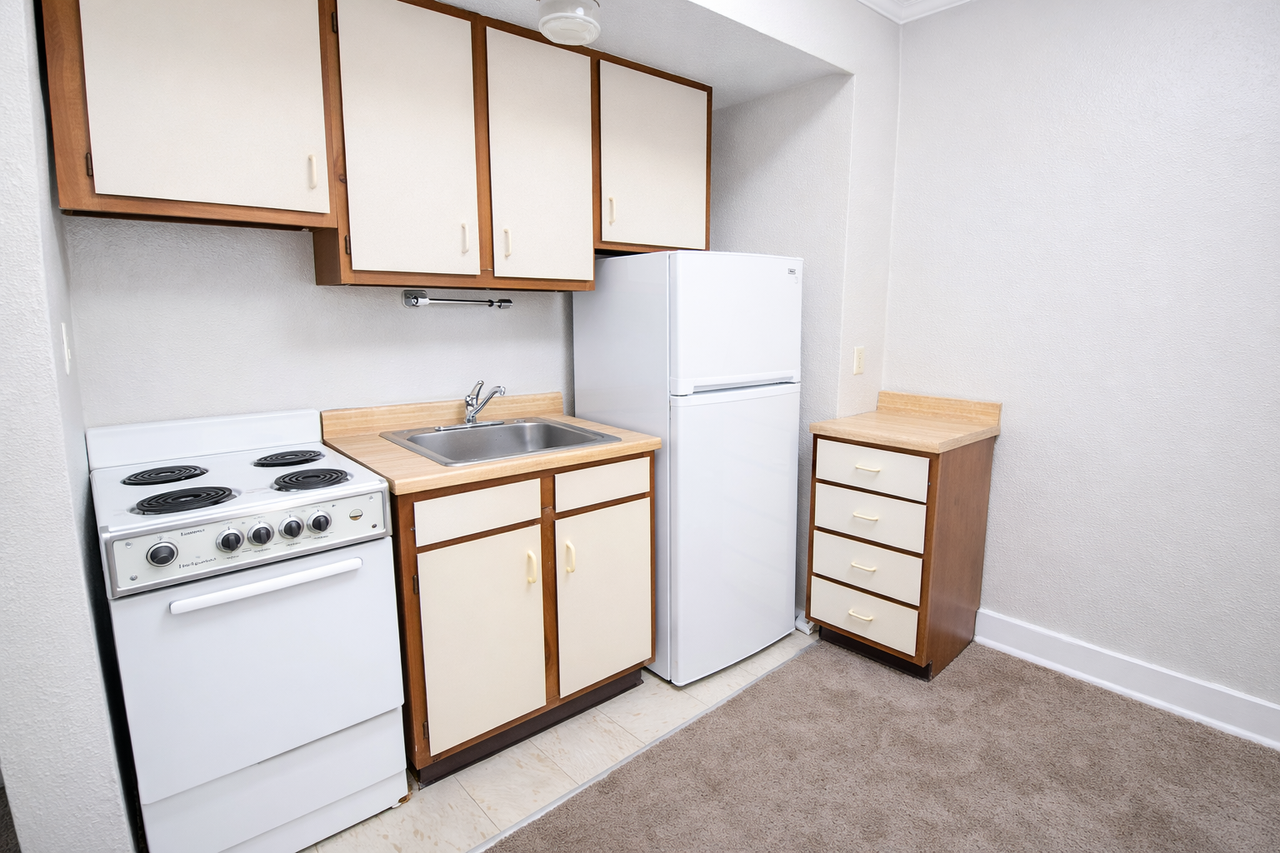 ADRIAN APARTMENTS -- 151 - Photo 3 of 25