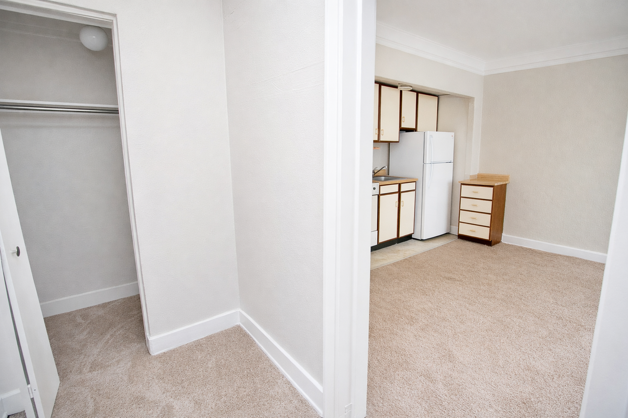 ADRIAN APARTMENTS -- 151 - Photo 5 of 25
