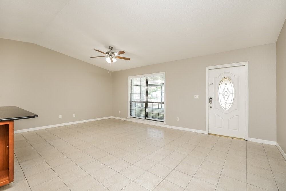 971 Winsome Rd - Photo 4 of 16