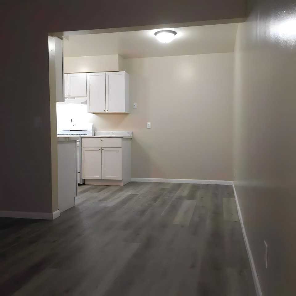 Fremont 3600 - Photo 7 of 50