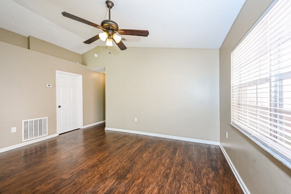 178 Dovetail Ct - Photo 5 of 16