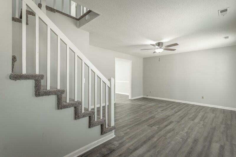 1434 Stratton Place Dr #B - Photo 4 of 28