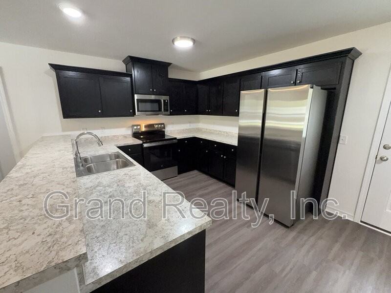 5206 Mccallister St - Photo 5 of 22