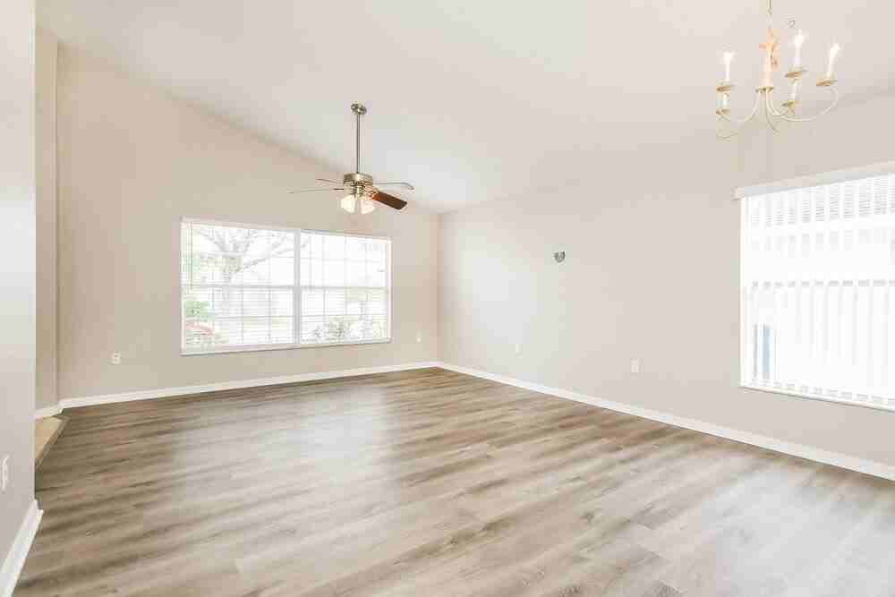 515 Winthrop Pl - Photo 5 of 19