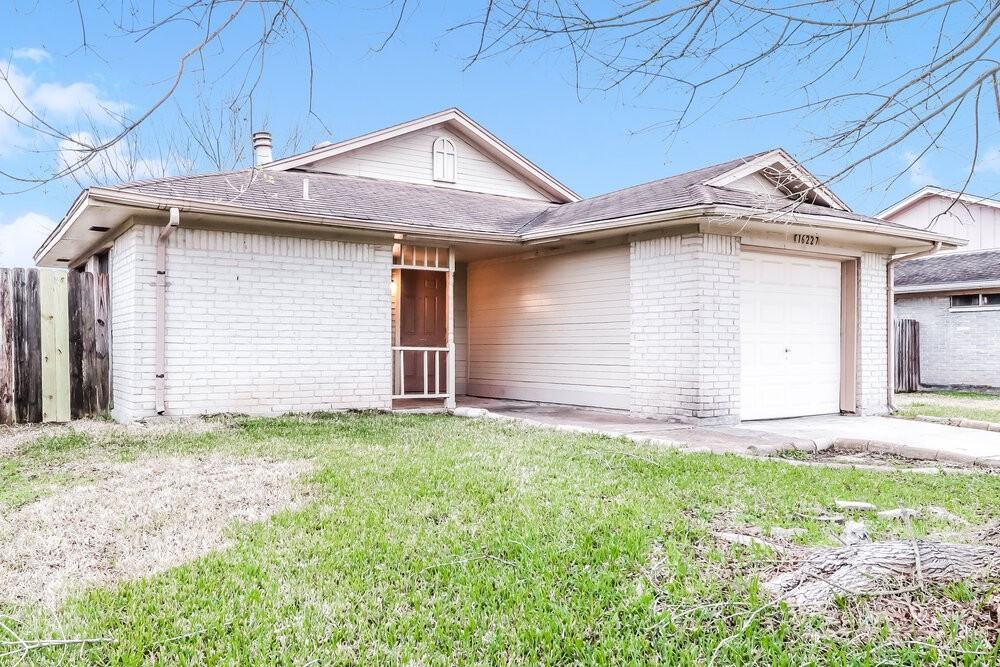 16227 Corsair Rd - Photo 3 of 19