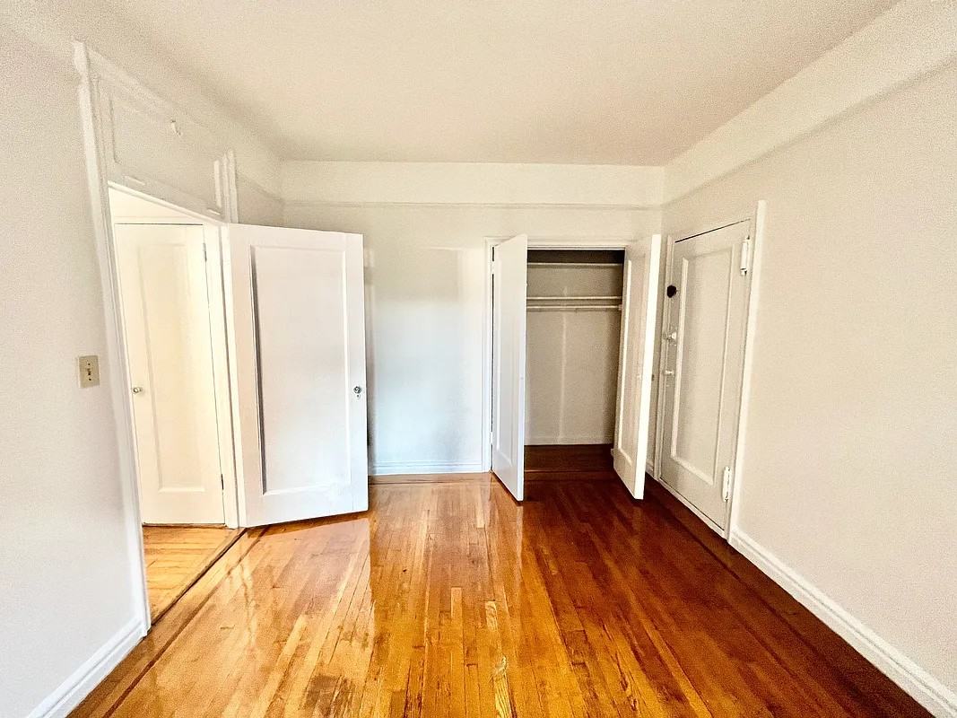 35-64 81st Street #R4M - Photo 3 of 8