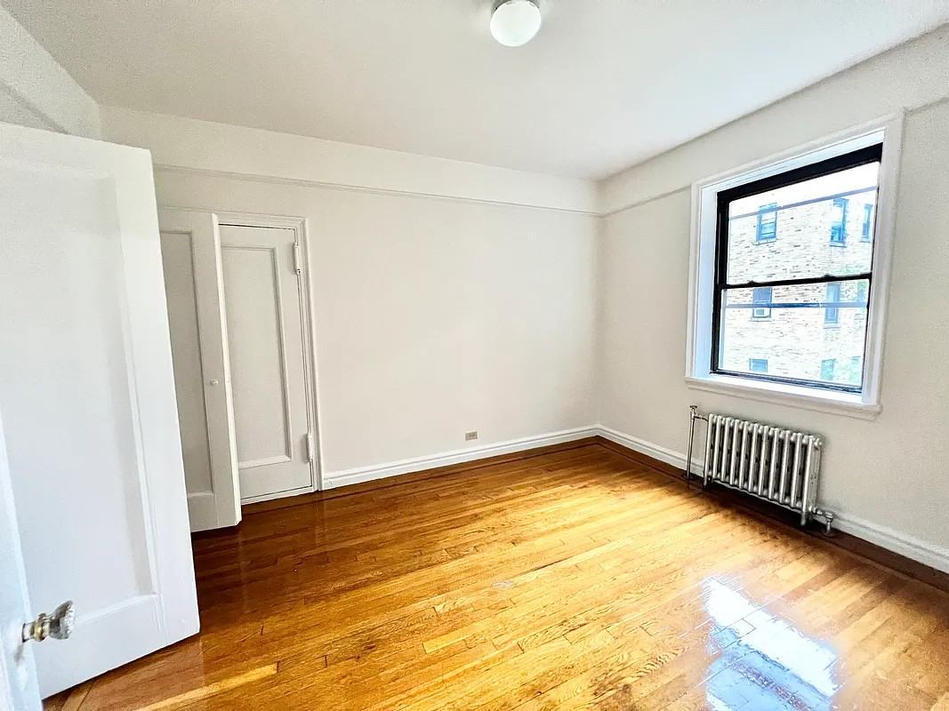 35-64 81st Street #R4M - Photo 7 of 8