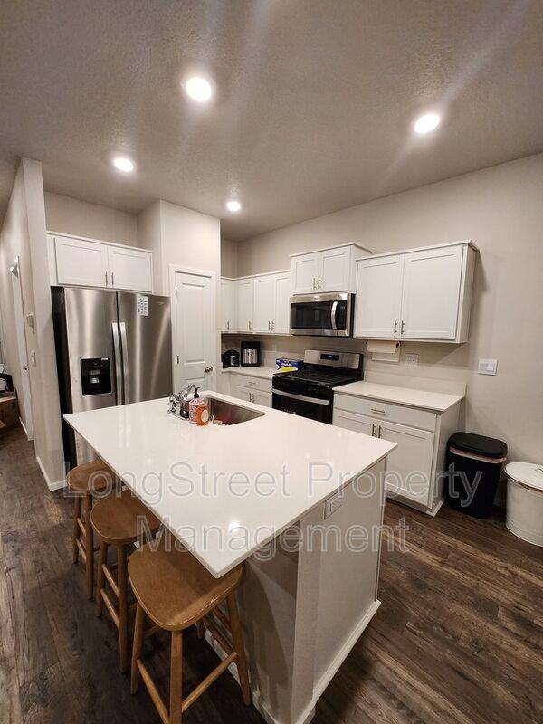 412 Lost Lake St Ne - Photo 2 of 20