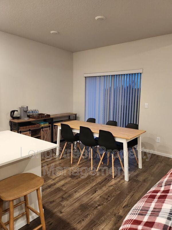 412 Lost Lake St Ne - Photo 4 of 20