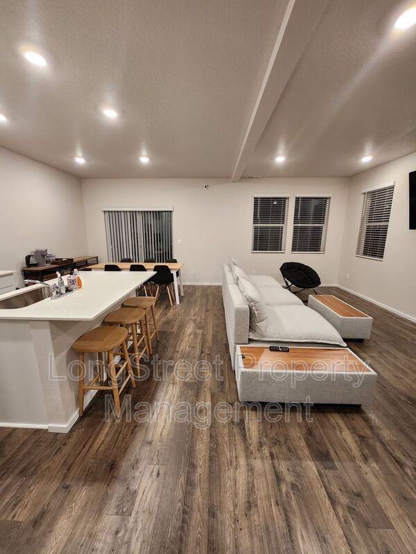 412 Lost Lake St Ne - Photo 6 of 20