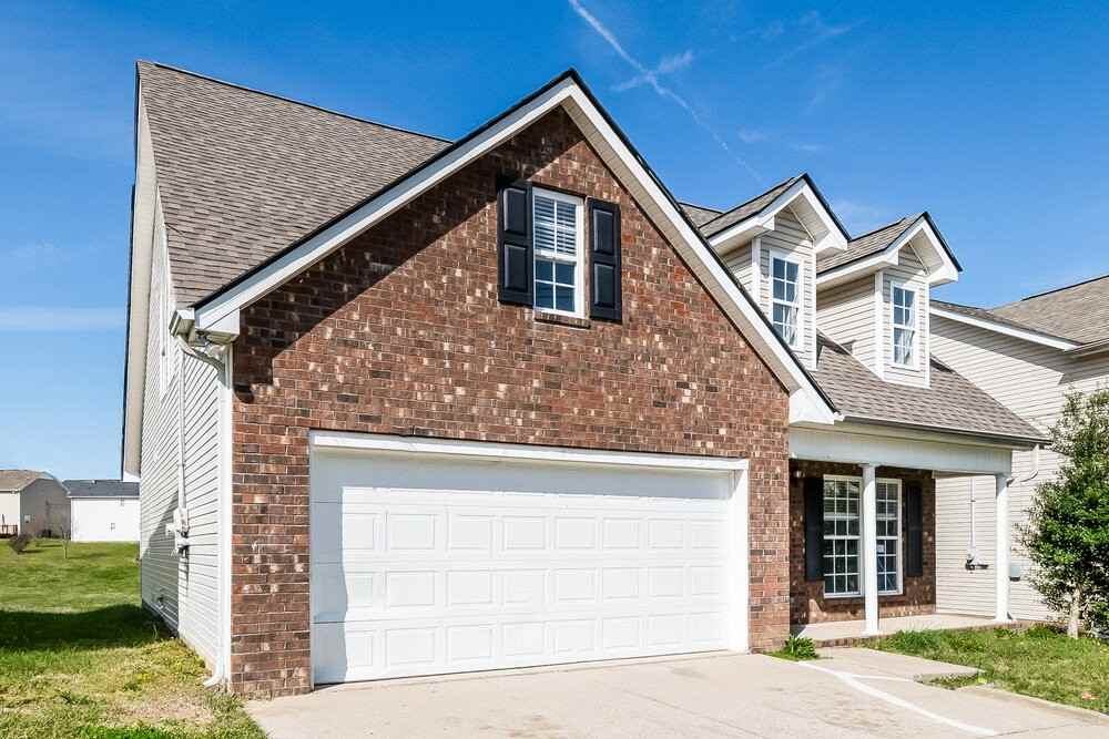 1025 Lakewalk Dr - Photo 4 of 16