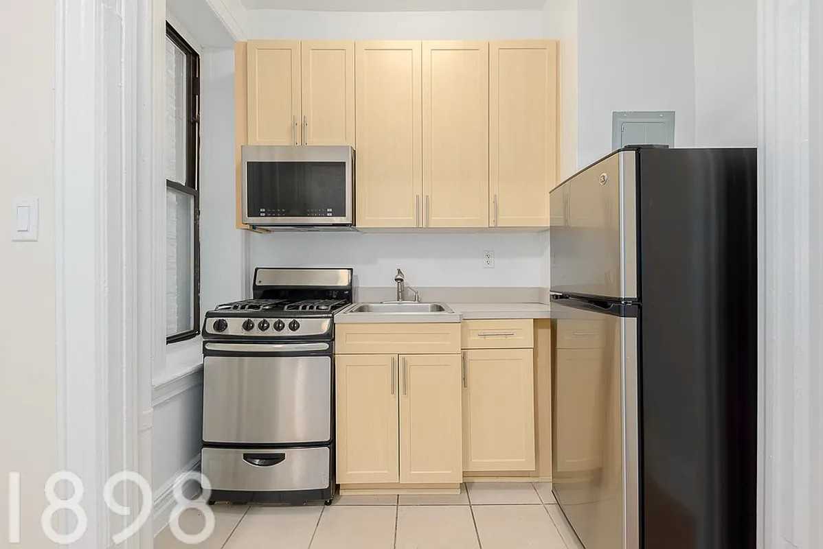 47-05 45th Street #E3 - Photo 3 of 4