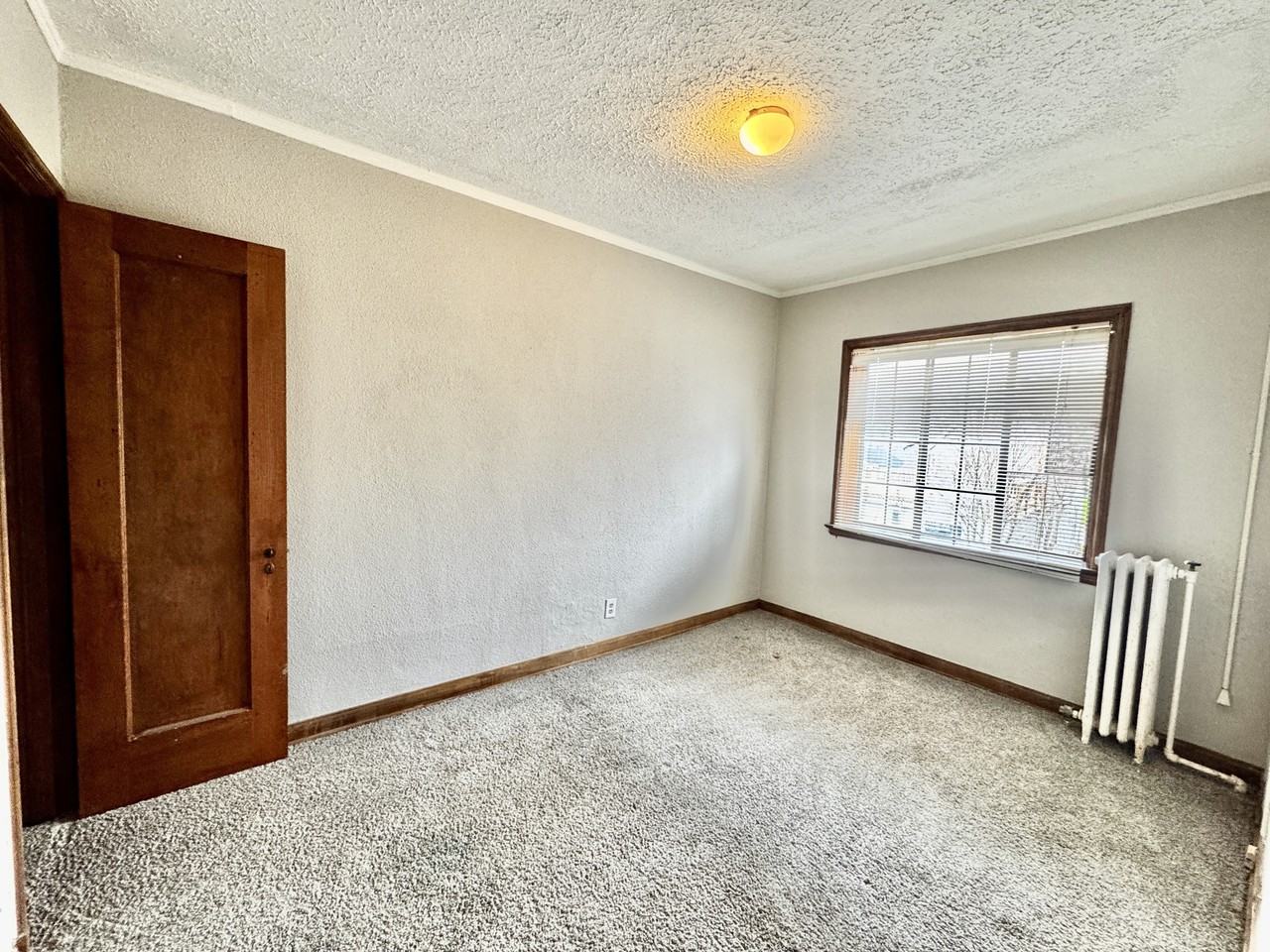 718 West Mulberry Street - Photo 5 of 8
