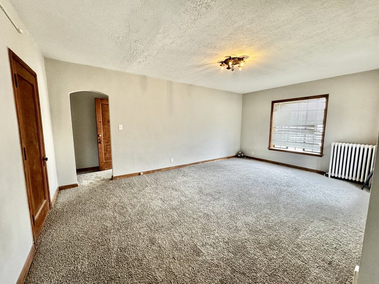718 West Mulberry Street - Photo 7 of 8