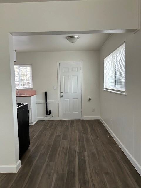 207 East E Street - Photo 3 of 7