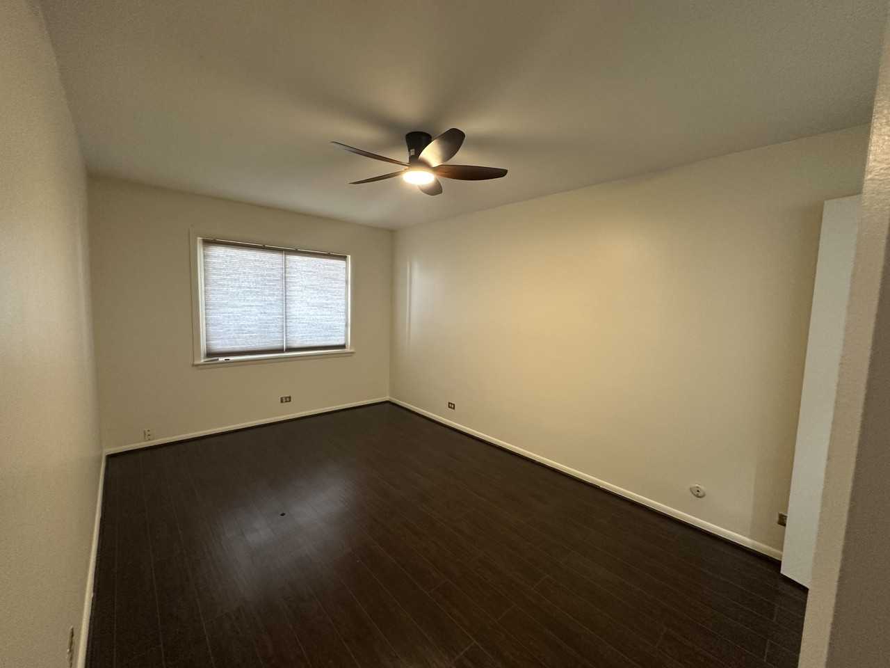 1020 W 18th St #1S - Photo 2 of 12