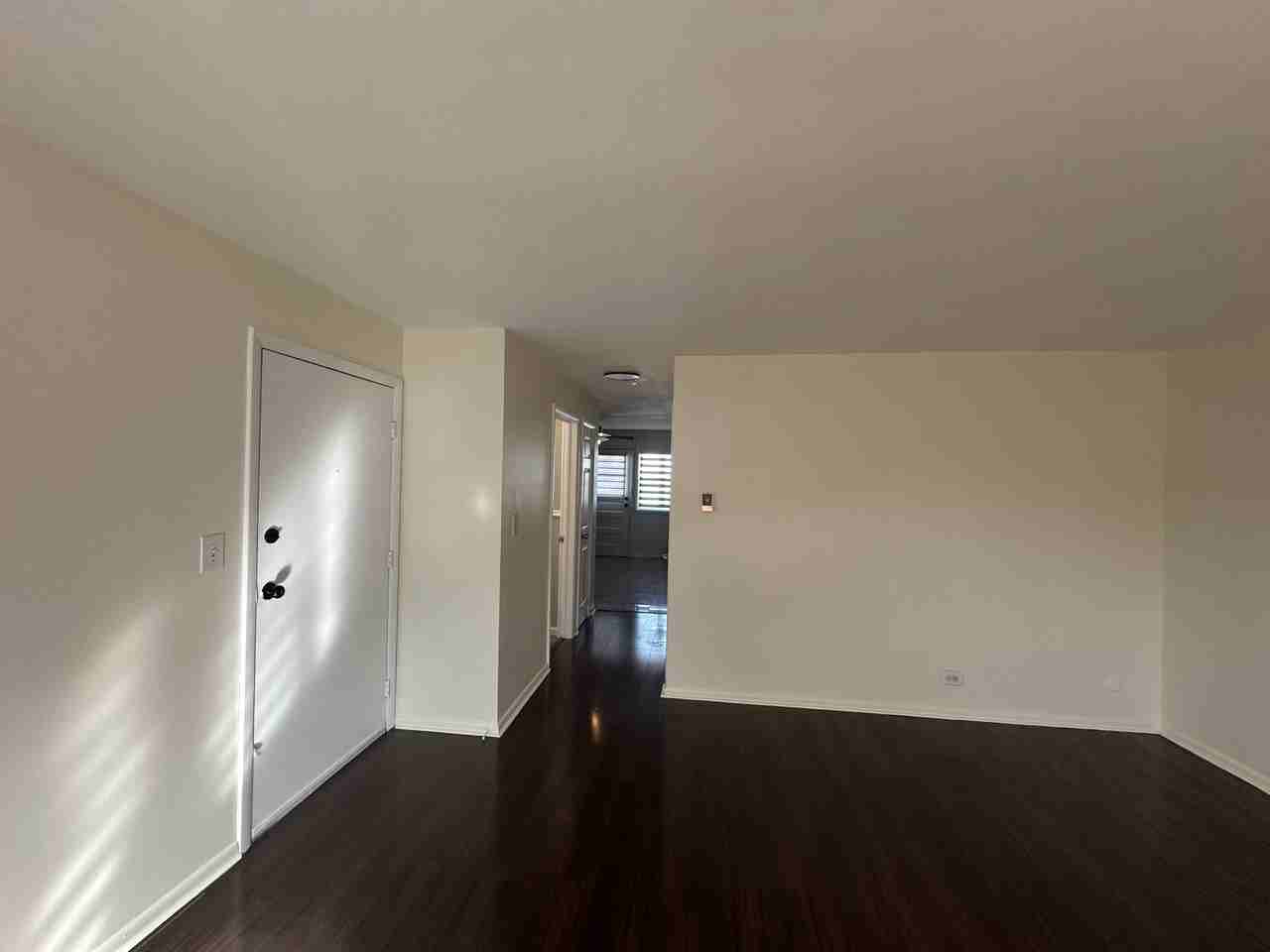 1020 W 18th St #1S - Photo 6 of 12