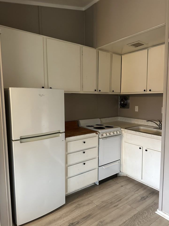 2088 W Galena Ave - Photo 5 of 11