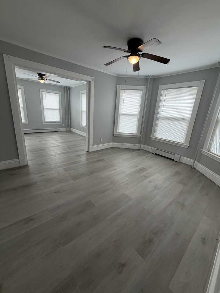 475 Cottage Street - Photo 3 of 10