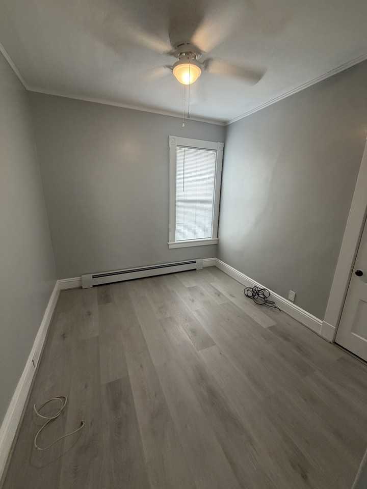 475 Cottage Street - Photo 7 of 10