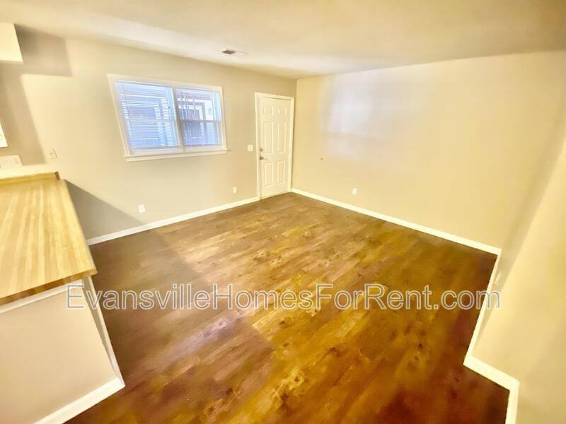 1012 Mary St - Photo 2 of 14