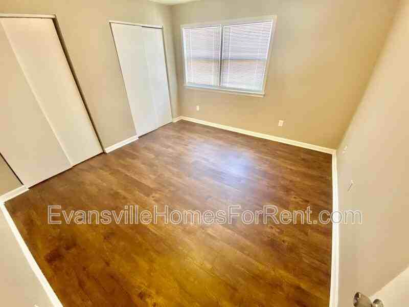 1012 Mary St - Photo 6 of 14