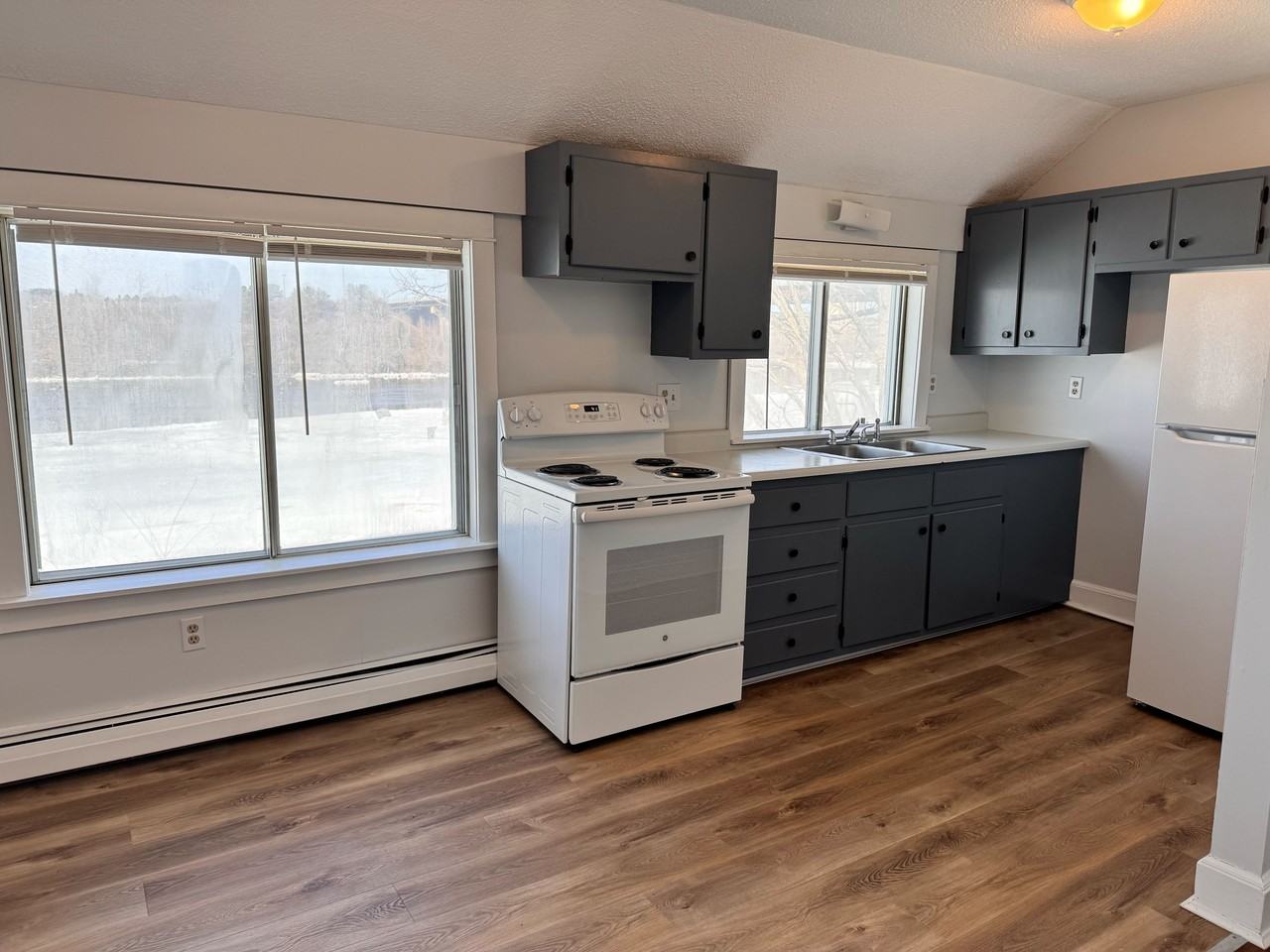 317 South Main Street - Photo 6 of 22