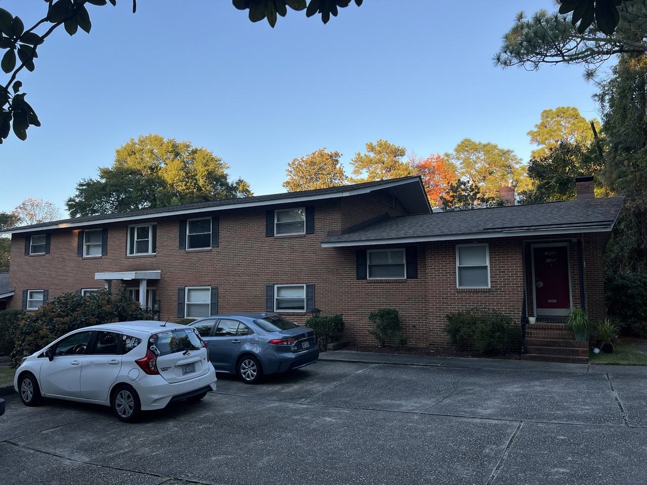210 North May Street - Photo 2 of 4