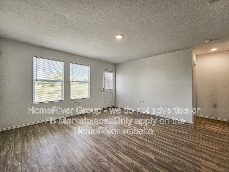 934 Cook Bnd - Photo 4 of 19