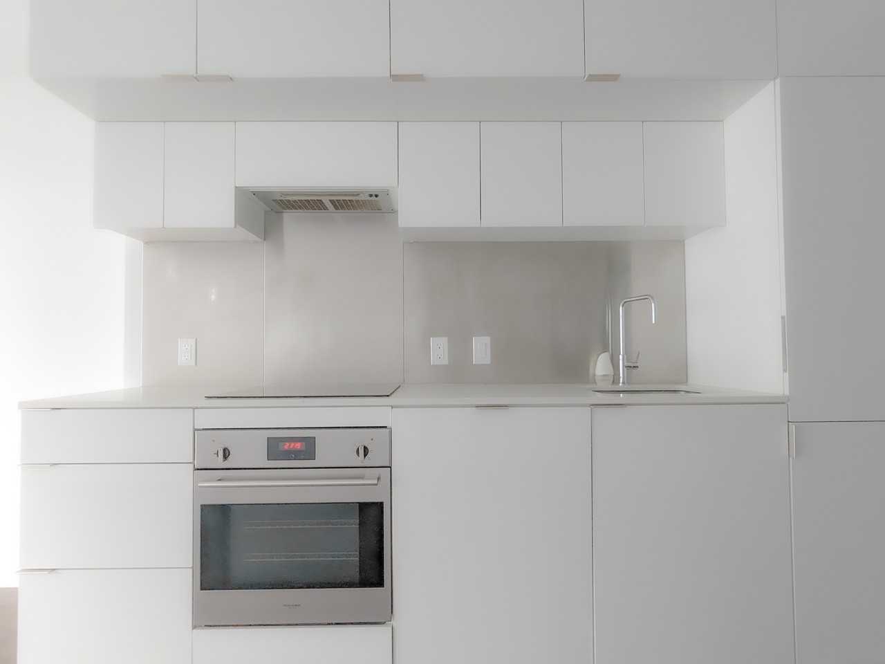 185 Roehampton Ave #1801 - Photo 2 of 34