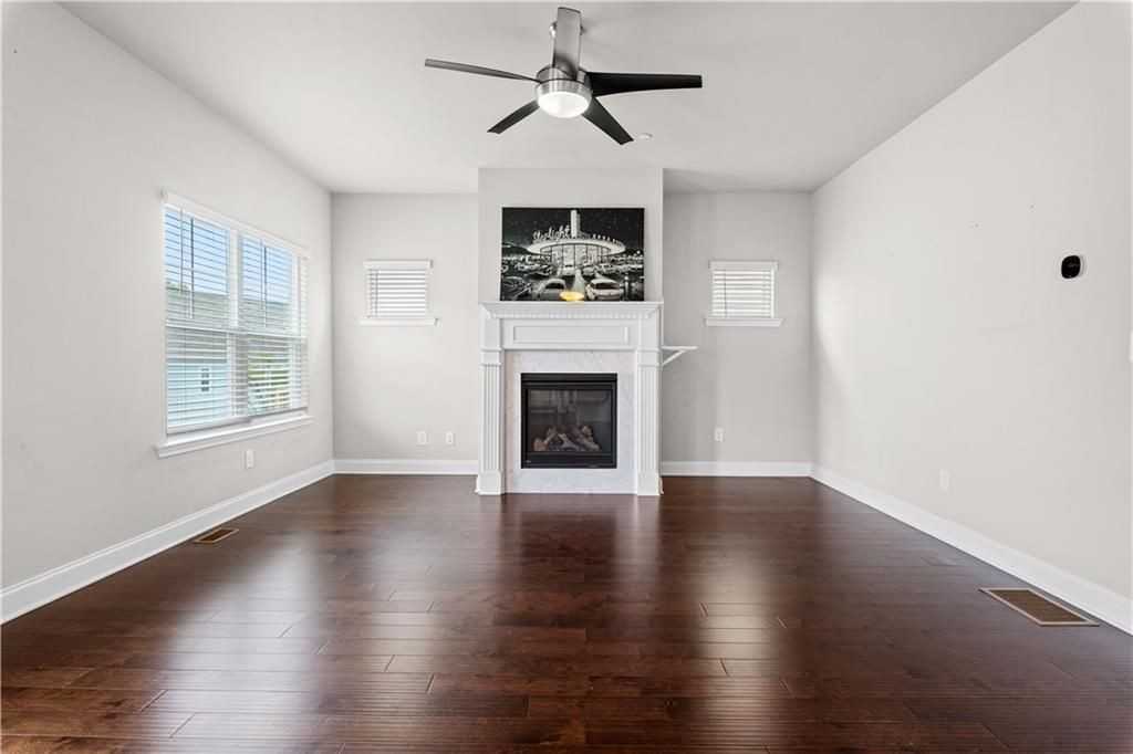 156 Adams Cir Ne - Photo 7 of 37