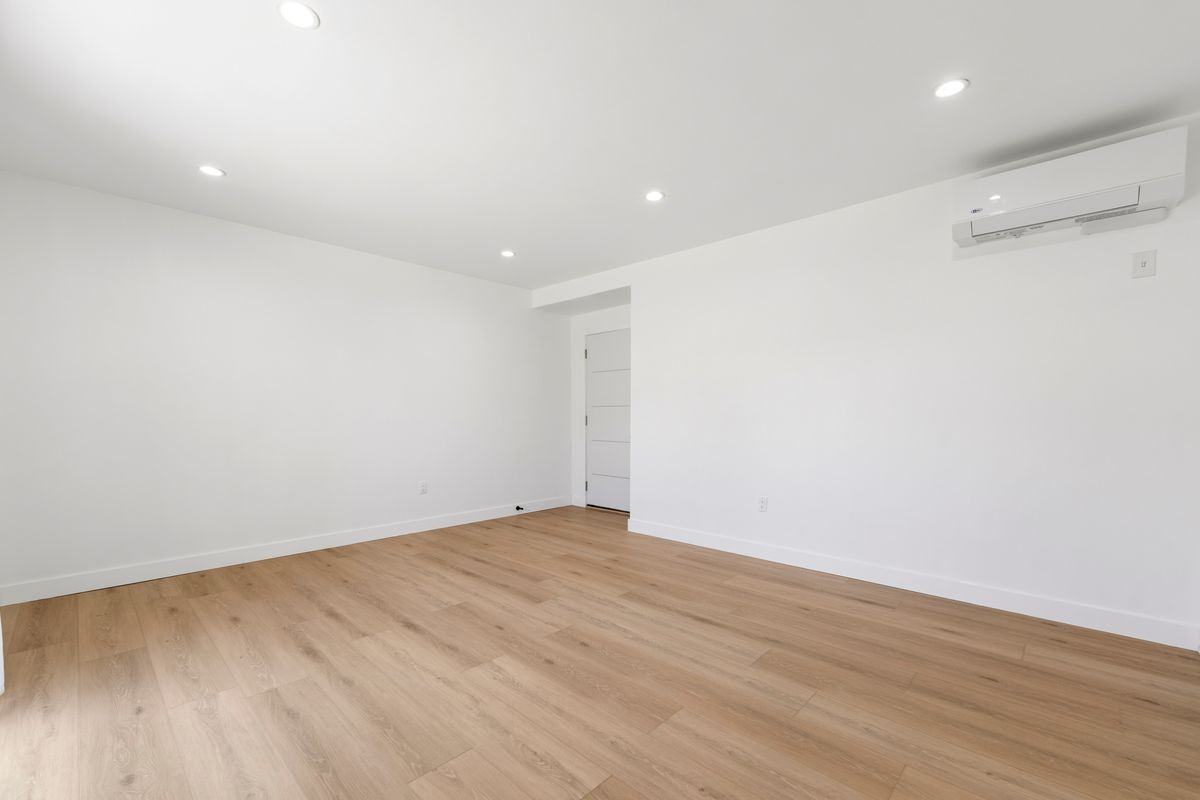 2817 Sycamore Ave - Photo 3 of 26