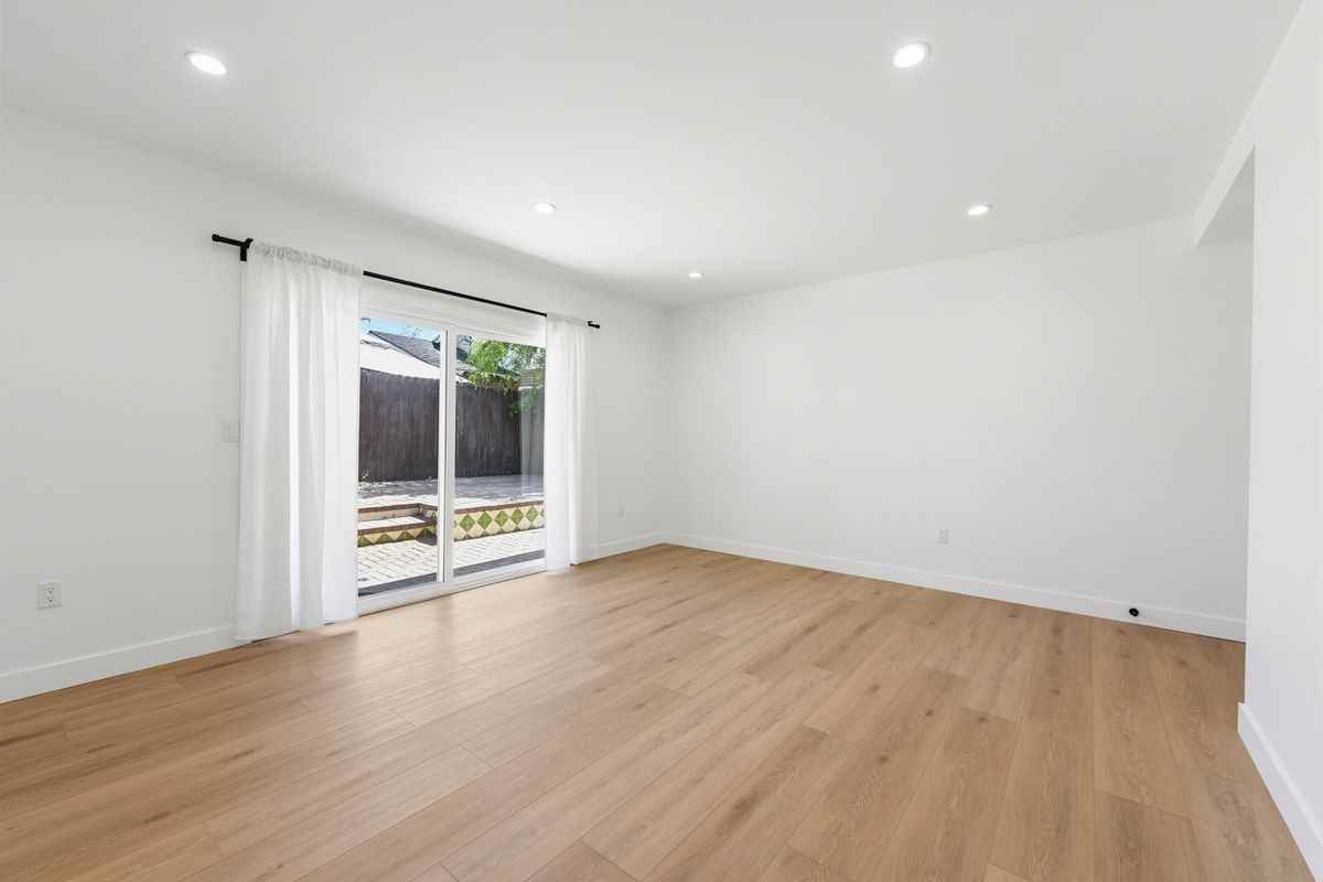 2817 Sycamore Ave - Photo 4 of 26