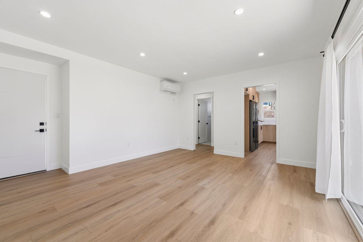 2817 Sycamore Ave - Photo 5 of 26