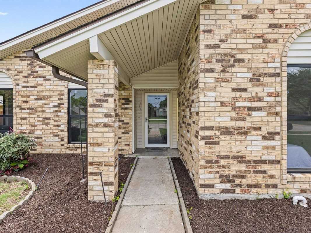 3404 Newkirk Dr - Photo 5 of 44