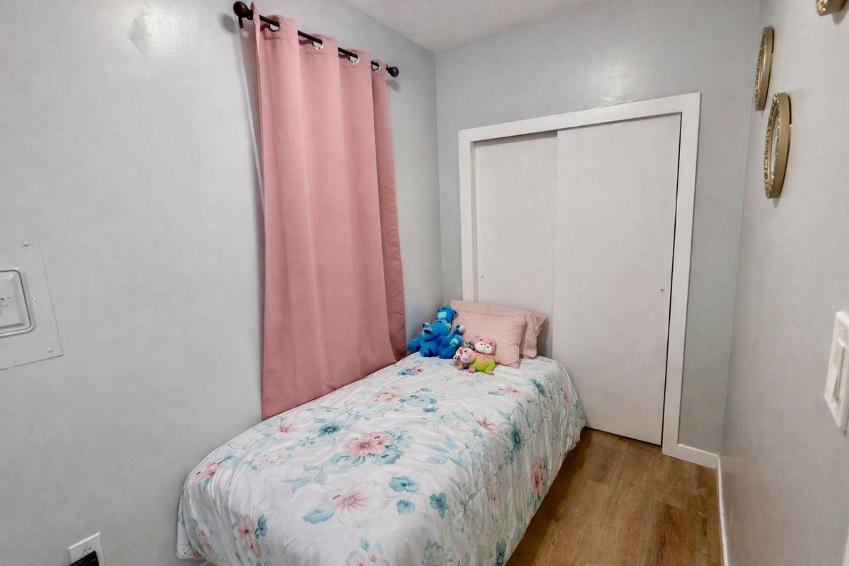 80 Malcolm Ave - Photo 5 of 10