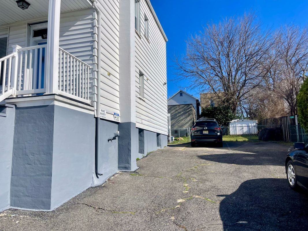 80 Malcolm Ave - Photo 6 of 10