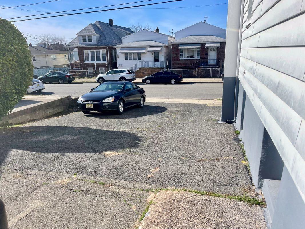 80 Malcolm Ave - Photo 7 of 10