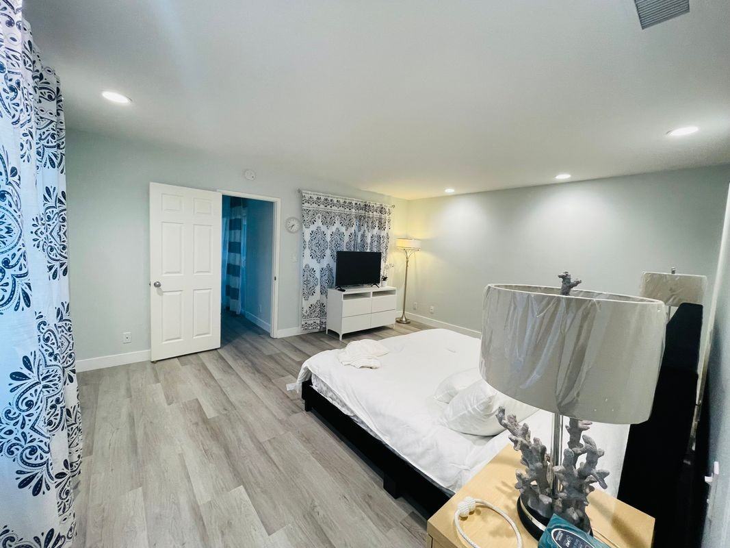 119 9th St - Photo 2 of 4