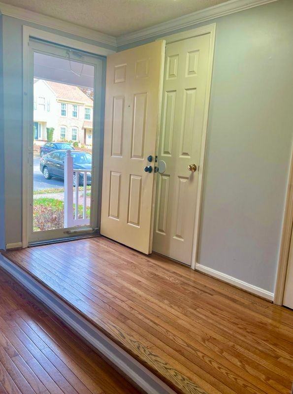 11570 Hill Meade Ln - Photo 3 of 34