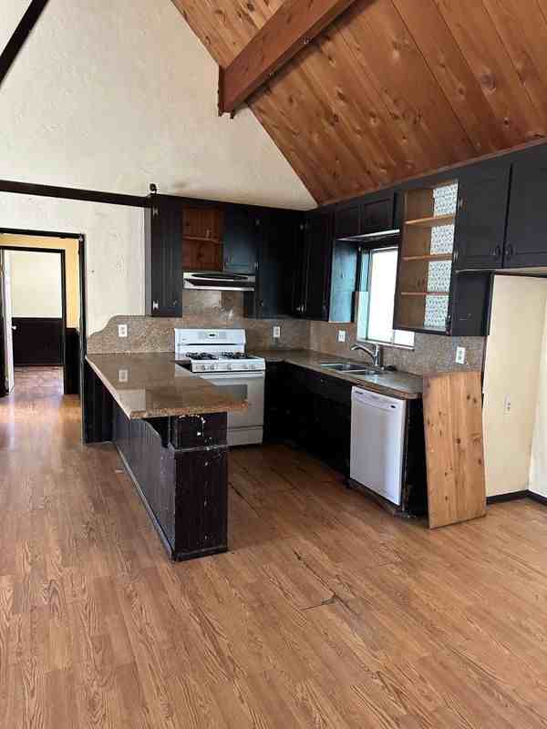 200 E Country Club Blvd - Photo 3 of 14