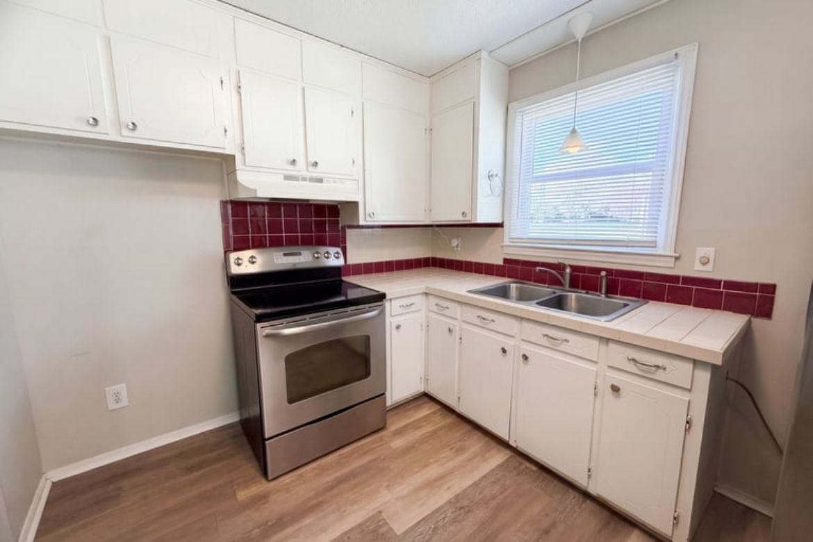 4402 Ginger Dr - Photo 4 of 16