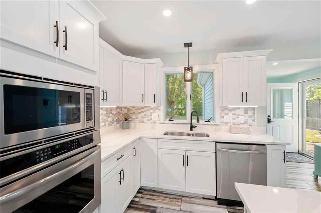 9 Woodlund Ave - Photo 2 of 48