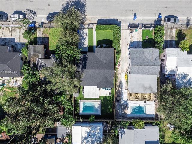 340 Nw 45th St - Photo 7 of 25
