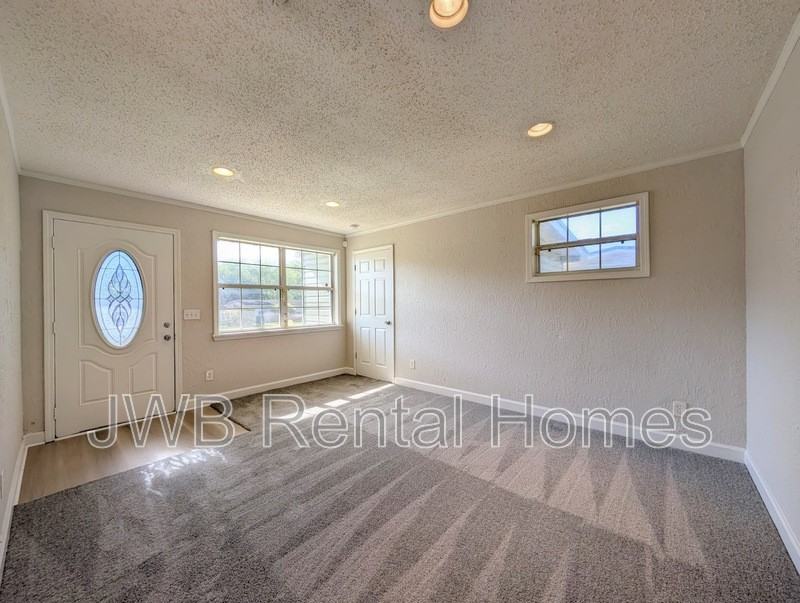 8532 Buckingham Rd - Photo 5 of 17