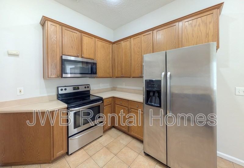 463 Portobello Dr - Photo 4 of 24