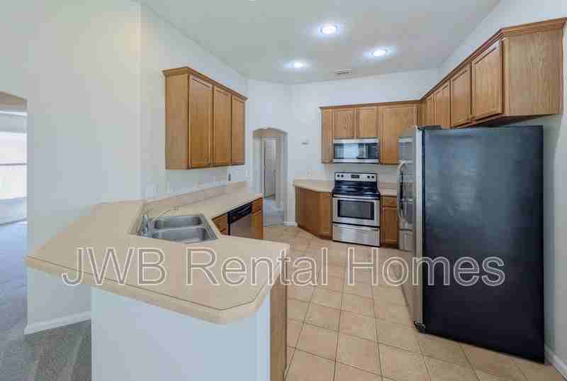 463 Portobello Dr - Photo 5 of 24