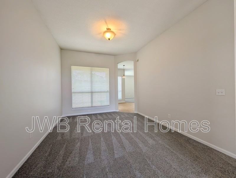 463 Portobello Dr - Photo 7 of 24