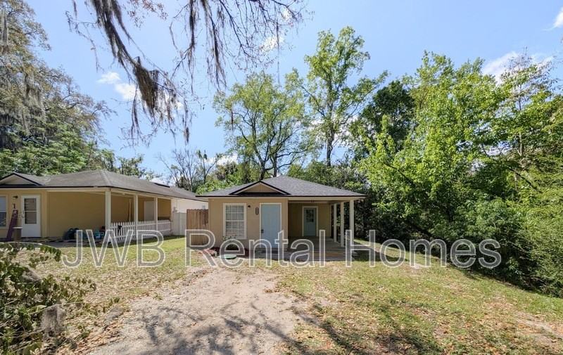 8620 India Ave - Photo 2 of 15