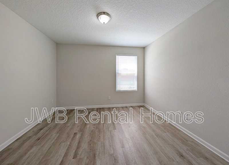 6787 Lake Mist Ln - Photo 7 of 19